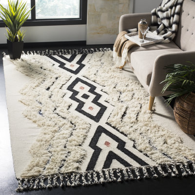 Isanti Geometric Wool Hand Woven Area Rug