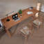 Bureau rectangulaire brun en bois massif-108954090