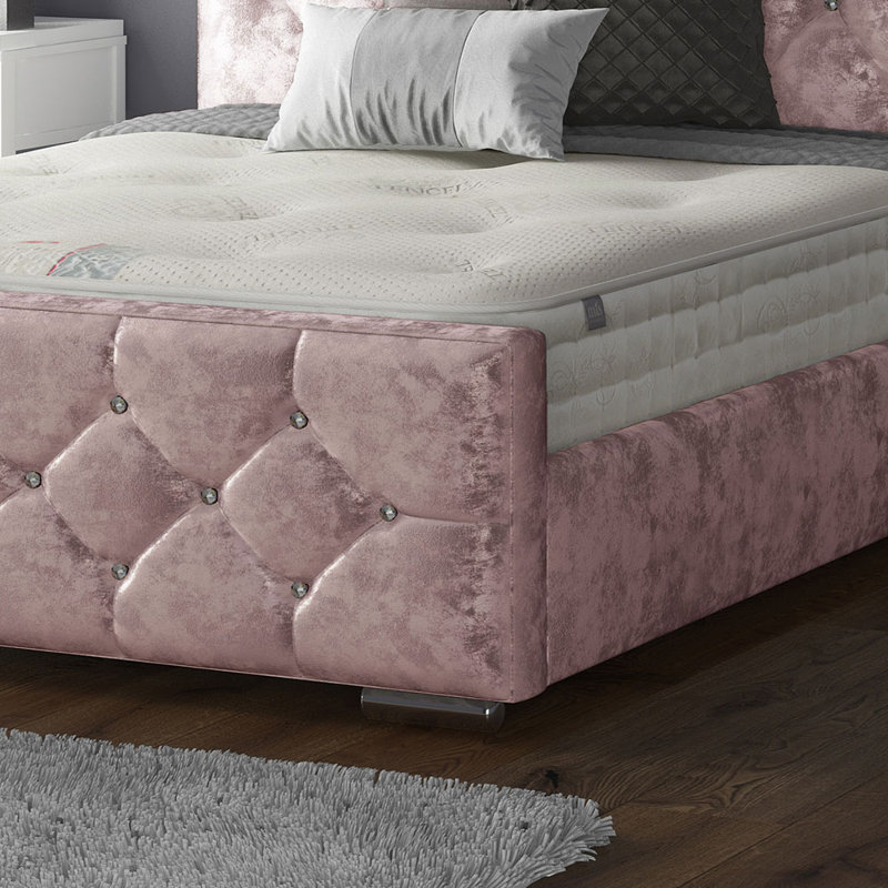 Farallones Upholstered Bed, Double (4'6), Pink