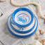 Ensemble de vaisselle en mélamine 12 pièces Beach House Crab - Assiettes et bols de style nautique bleu et blanc - Vaisselle côtière incassable, légère et lavable au lave-vaisselle
