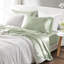 Ensemble de draps 4 pièces en satin de couleur sauge - Luxe, froissé, texture lisse, comprend des draps et des taies d'oreiller plats et ajustés