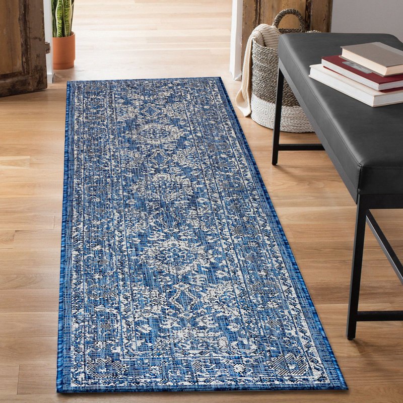 Tapis d'intérieur / extérieur bleu marine Kaed, Tapis de couloir : 1 pi 11 po x 7 pi 6 po