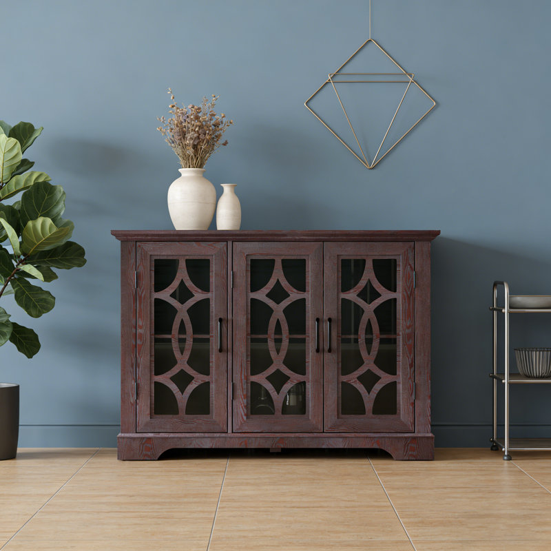 Buffet spacieux à 3 portes avec portes en verre trempé et tablette réglable pour un rangement flexible dans la salle à manger ou le salon.