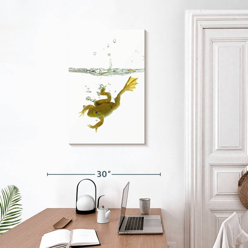Grenouille sous l'eau, H 30 po x l 20 po