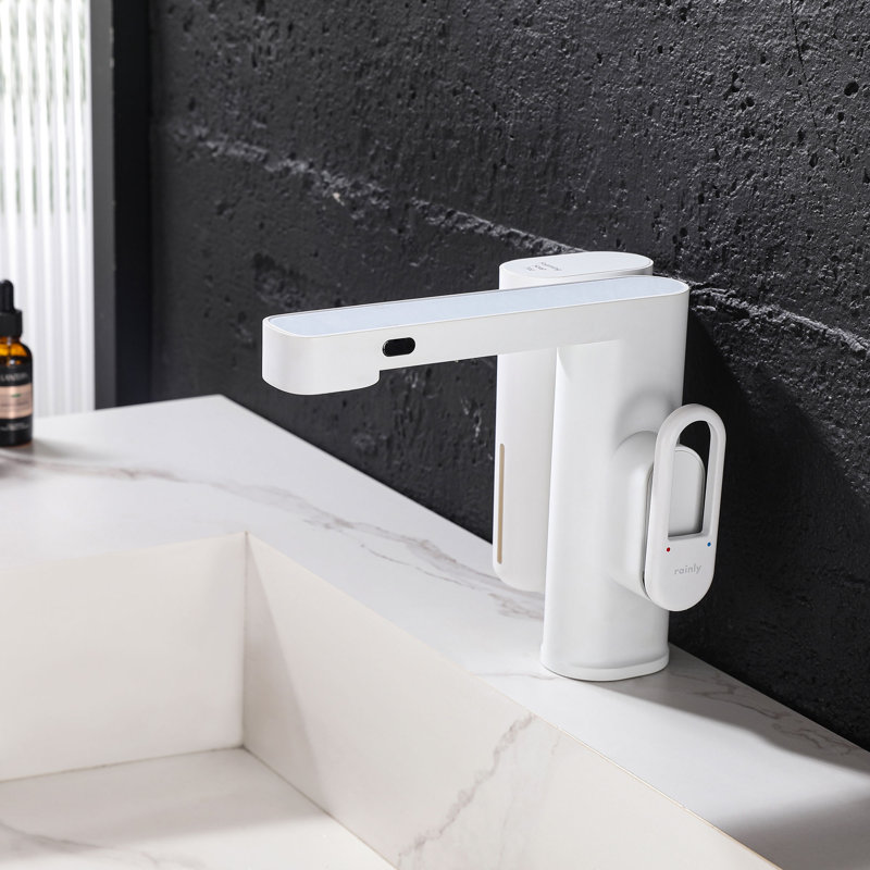 Robinet de salle de bain moderne sans contact avec distributeur de savon intégré, affichage numérique de la température