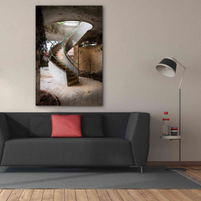 " Curved Staircase "