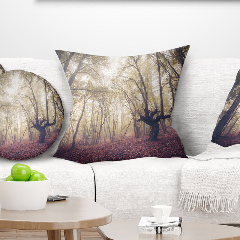 Paysage, arbres de grande hauteur dans un coussin de forêt, 16 po x 1 po, Coussin décoratif