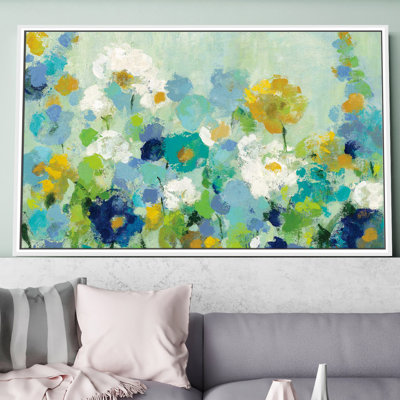 «Midsummer Garden White Flowers IV» par Silvia Vassileva, reproduction sur toile