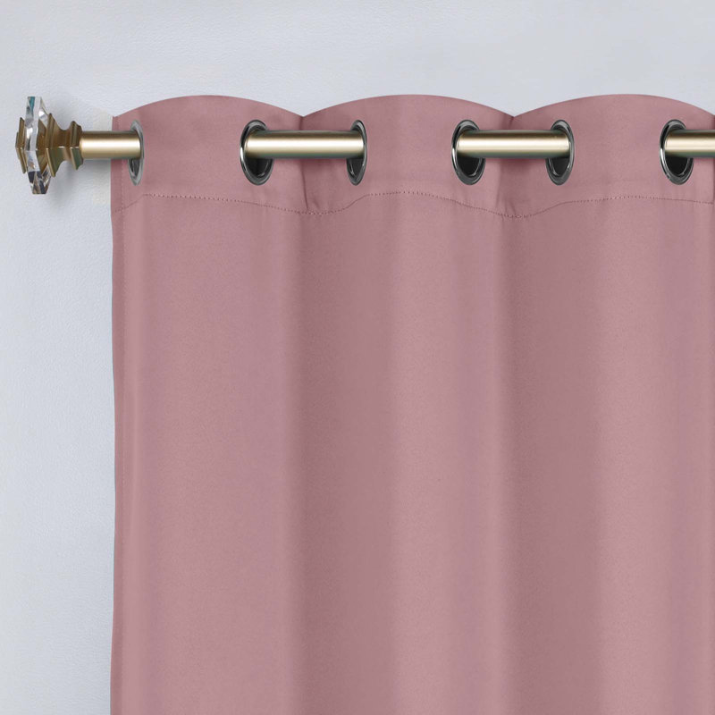 Paire de rideaux obscurcissant avec œillets Millendon, L 52 po x L 84 po, Craie mauve