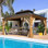 Pavillon de jardin 12 'x 14', structure en aluminium avec revêtement en bois, pavillon extérieur permanent en métal avec rideaux et filets