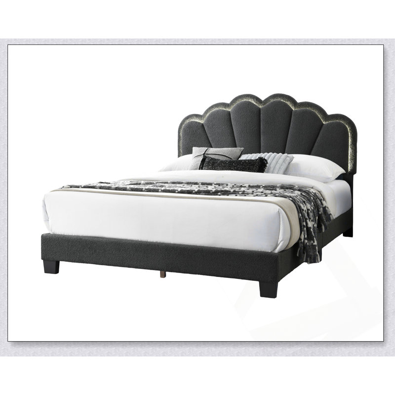 Grands lits luxueux avec des matériaux de haute qualité et une conception élégante pour un confort et un style ultimes