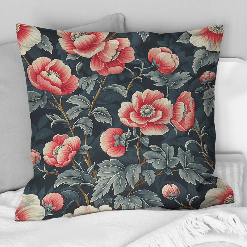 Coussin décoratif rouge et vert à motif floral Serenity I, H 16 po x l 16 po