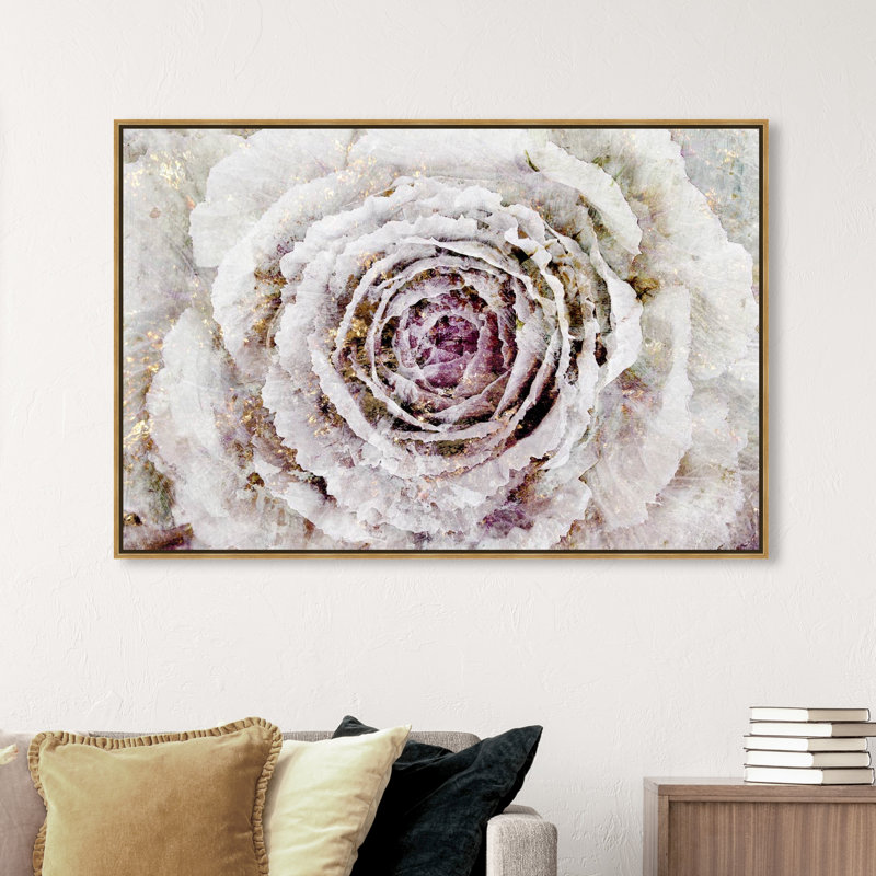 «Floral Winter New York Flower and Roses - Floater Frame», impression sur toile, H 36 po x l 54 po, Toile tendue