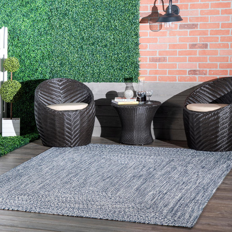 Edie Striped Indoor/Outdoor Area Rug in Navy/Ivory