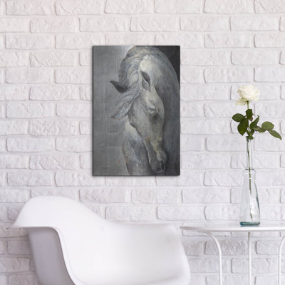 «Shy Gray No Tear» par Albena Hristova, art mural en métal
