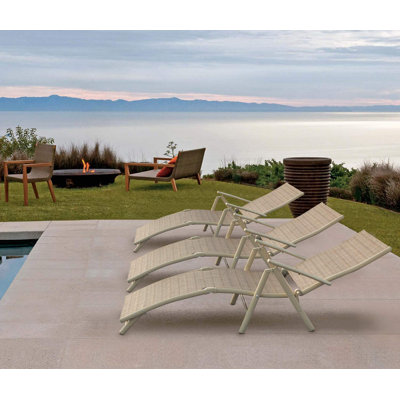 Flarrie Outdoor Rust-Resistant Metal Chaise Lounge