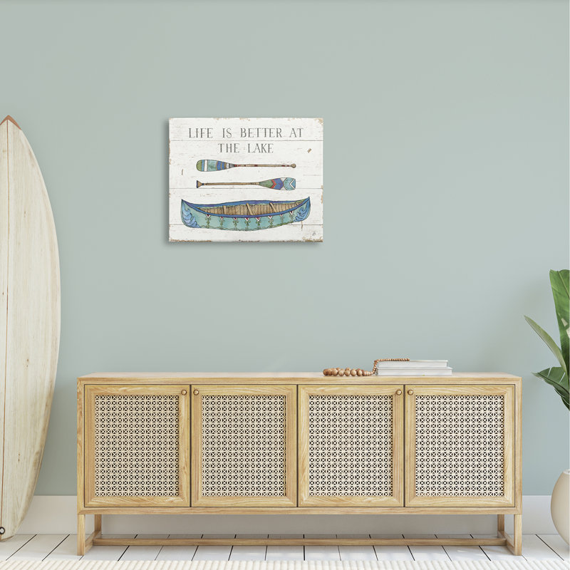 «Life Better At Lake Rustic Canoe Ores Grain» par Daphne Brissonnet - Art textuel sur, H 24 po x l 30 po x P 1,5 po