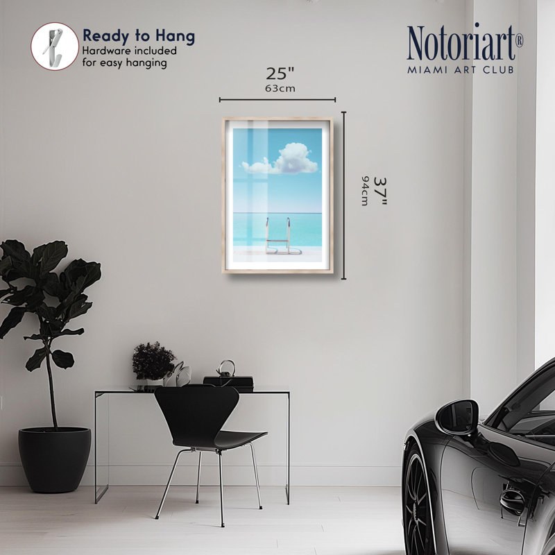 «Pool Sky Shadowbox» par Notoriart, H 37 po x l 25 po, Crème, crème