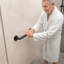 Barre d'appui de salle de bain 12 po noire avec poignée moletée antidérapante, conforme ADA-128539875-128539880