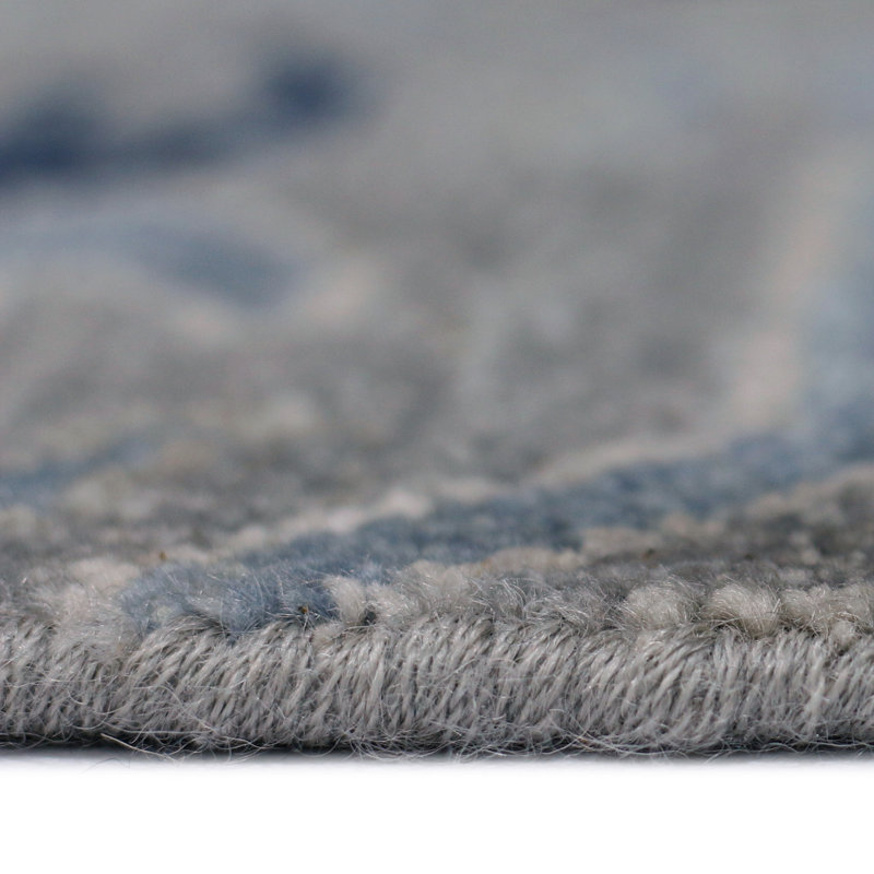 Bristol Henley Wool Floral Area Rug in Silver, Rectangle 2' x 3'