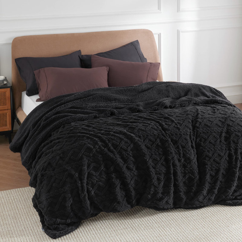 Bedsure King Size Black Fleece Blanket Black Diamond Aluminum