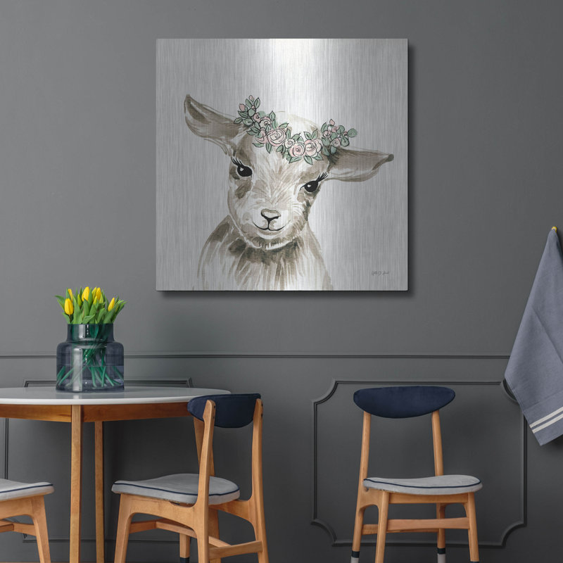 Art mural en métal luxueux «Baby Lamb With Crown» par Yvette St. Amant, 36 po x 36 po