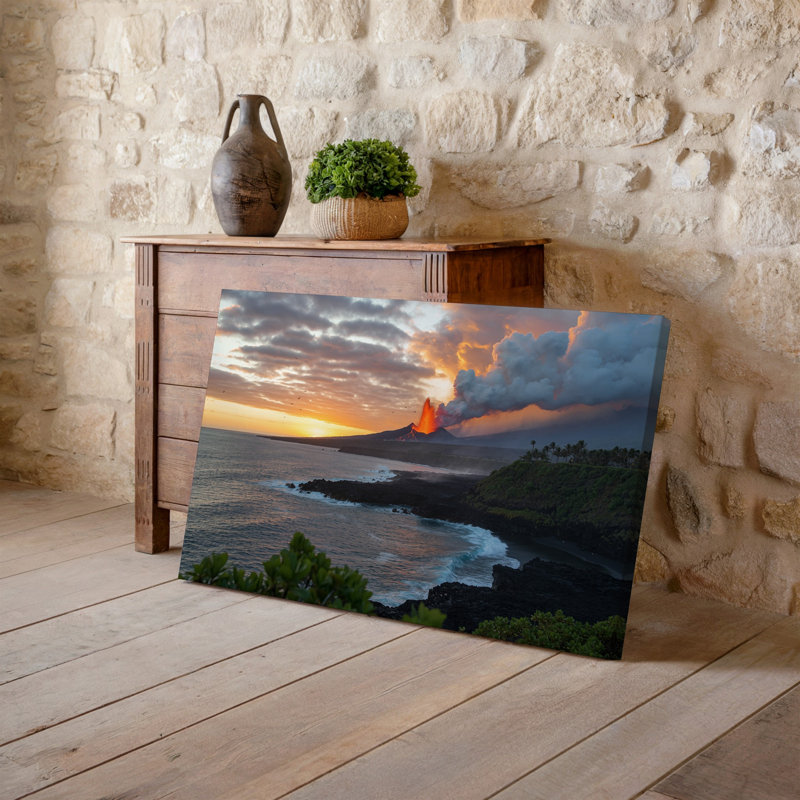 Toile, paysage volcanique dramatique au coucher du soleil, mettant en vedette un volcan en éruption d'art avec une lave orange éclatante en cascade