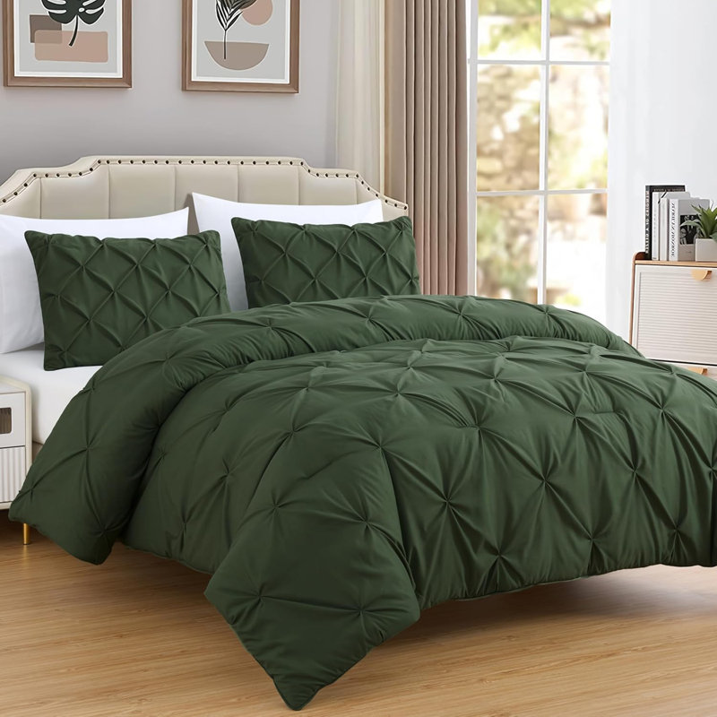 Berlin Pintuck Microfiber 3-Piece Comforter Set, Queen Comforter + 2 Standard Shams, Forest Green