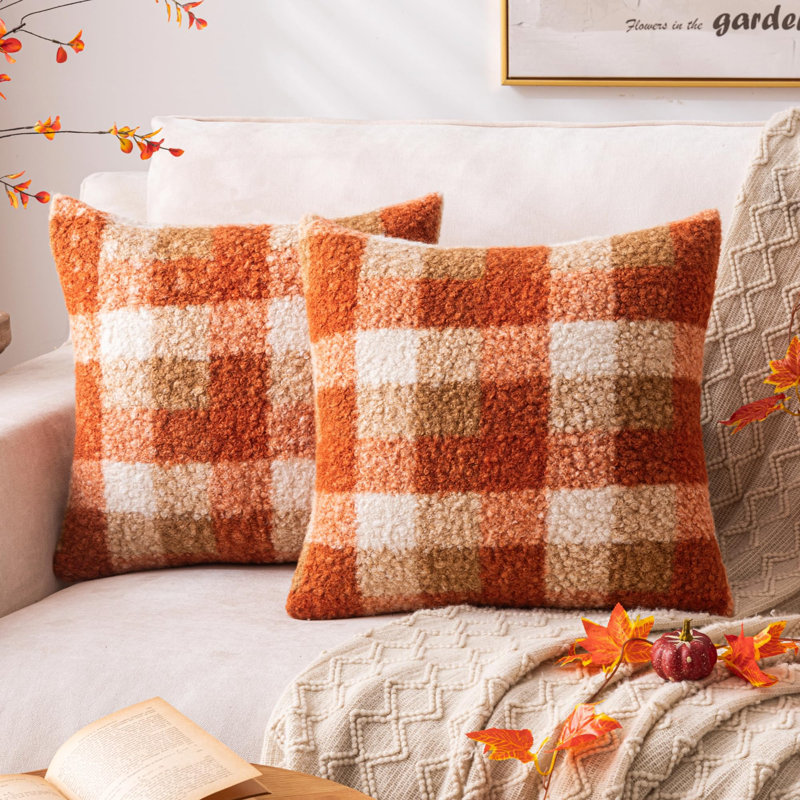 Ensemble de 2 coussins décoratifs à carreaux orange 18 x 18 po Boucle