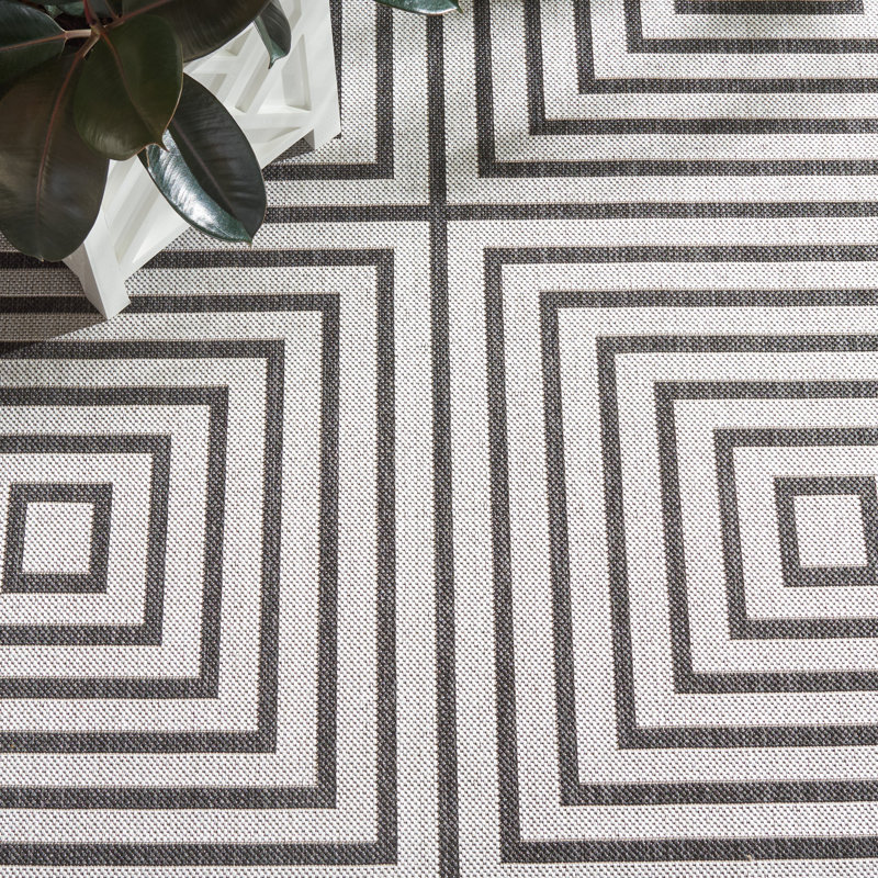 Beach House Performance Geometric Indoor/Outdoor Area Rug, Rectangle 2'2" x 4'