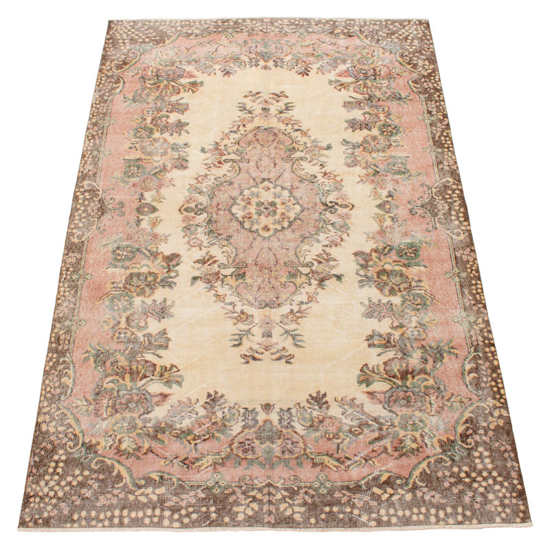 Tapis ivoire Radovinka 5 pi 9 po x 9 pi 3 po