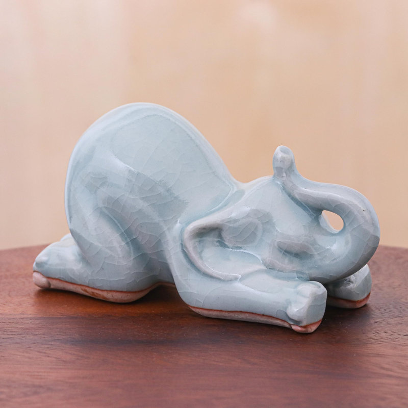 Figurine éléphant chiot