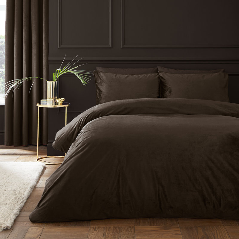 Kingsley Soft Matt Velvet Duvet Cover Set, King Size Bed (230 x 220 cm)