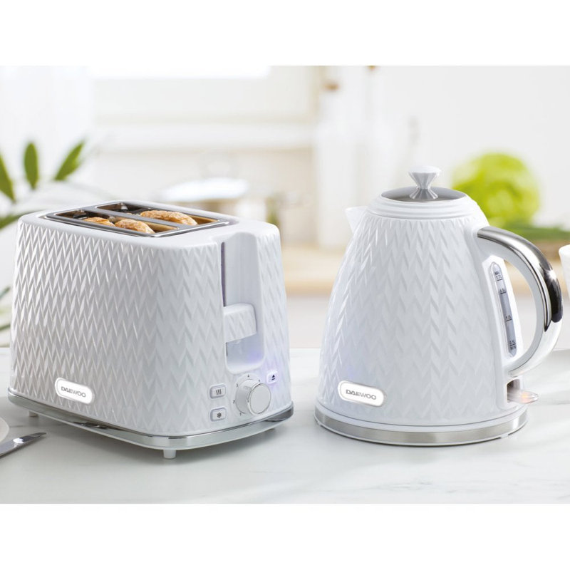 Daewoo Argyle Retro Set Kettle And Toaster Matching Bundle 2 Slice Browning Control Easy Clean 1.7L Jug Auto Off Black, White