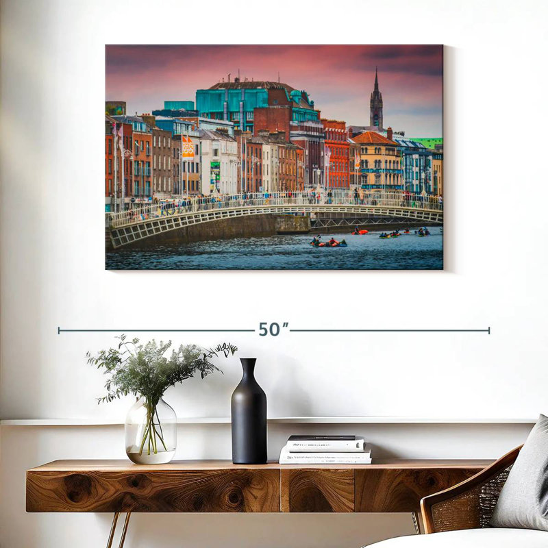 Ravi Dublin City, 26" H x 39" W