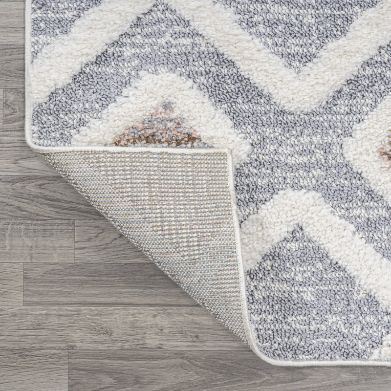 Dermott Geometric Machine Woven Polypropylene Area Rug in Gray/Cream, Rectangle 5'3" x 7'7"