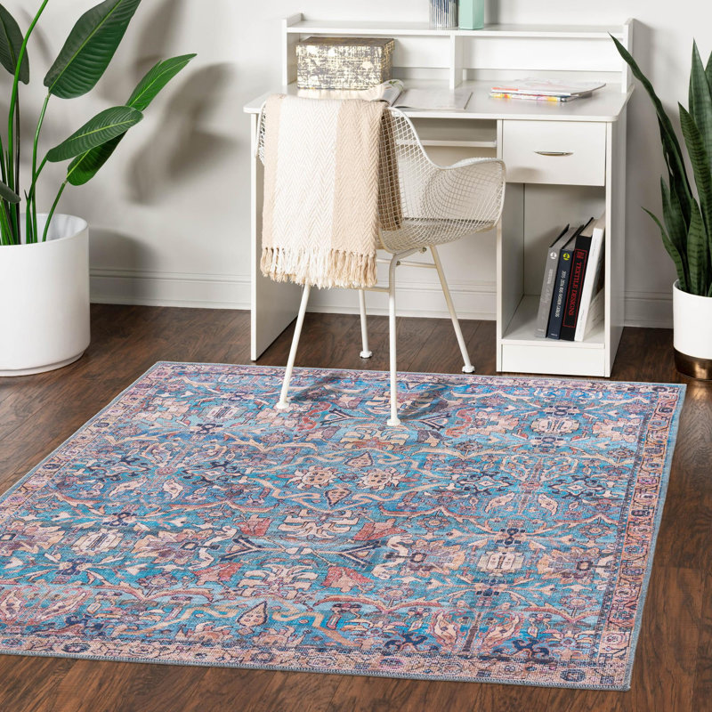 Tapis bleu Enger, Carré 7 pi 10 po