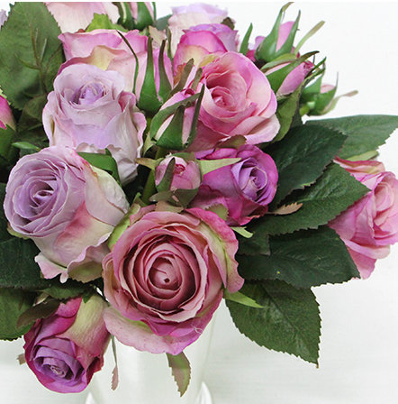 Tiges de fleurs de soie rose, Mauve