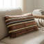 Luxueux oreiller luxueux-672579639-672579592