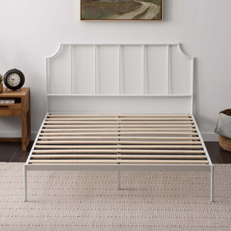 Lit plateforme solide en métal d'une capacité de 800 lb, sans sommier tapissier, tête de lit à barre verticale rectangulaire avec accents arrondis