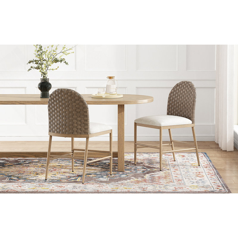 Chaise de salle à manger Willowbend Farmhouse avec dossier en rotin et siège rembourré