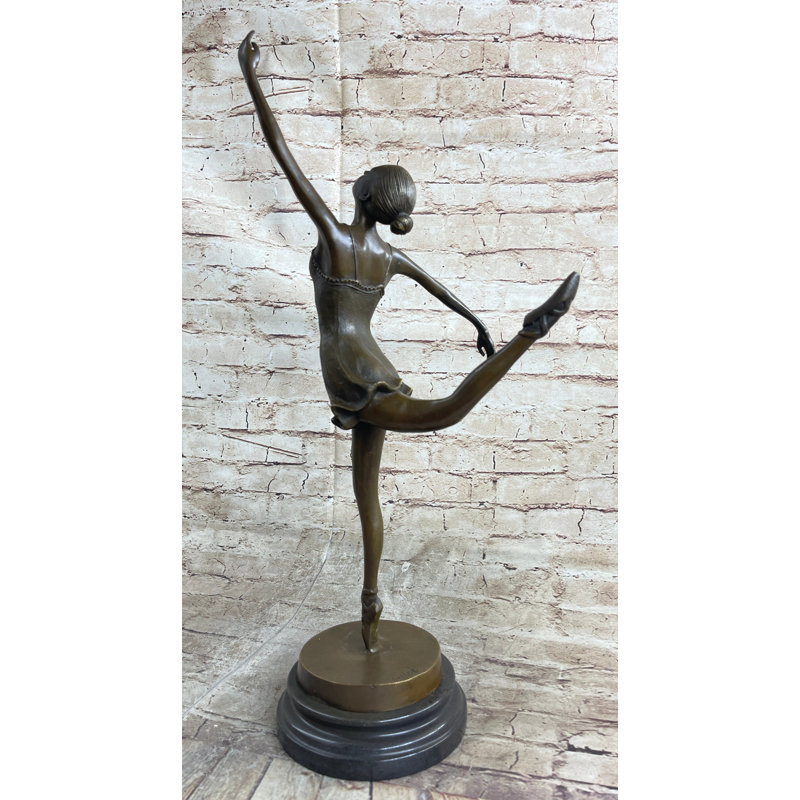 Figurines et sculptures nazaniennes