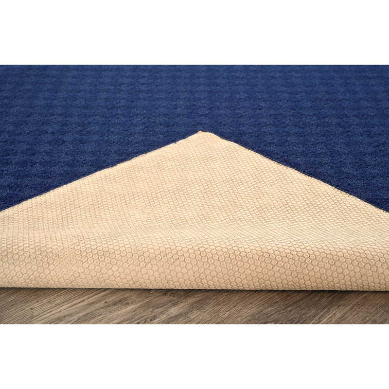 Tapis bleu foncé touffeté à motifs géométriques Esther, Rectangle 7 pi 6 po x 9 pi 6 po