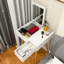 Table de coiffeuse compacte avec 2 tiroirs, miroir rabattable et organisateur pour la chambre à coucher ou le vestiaire