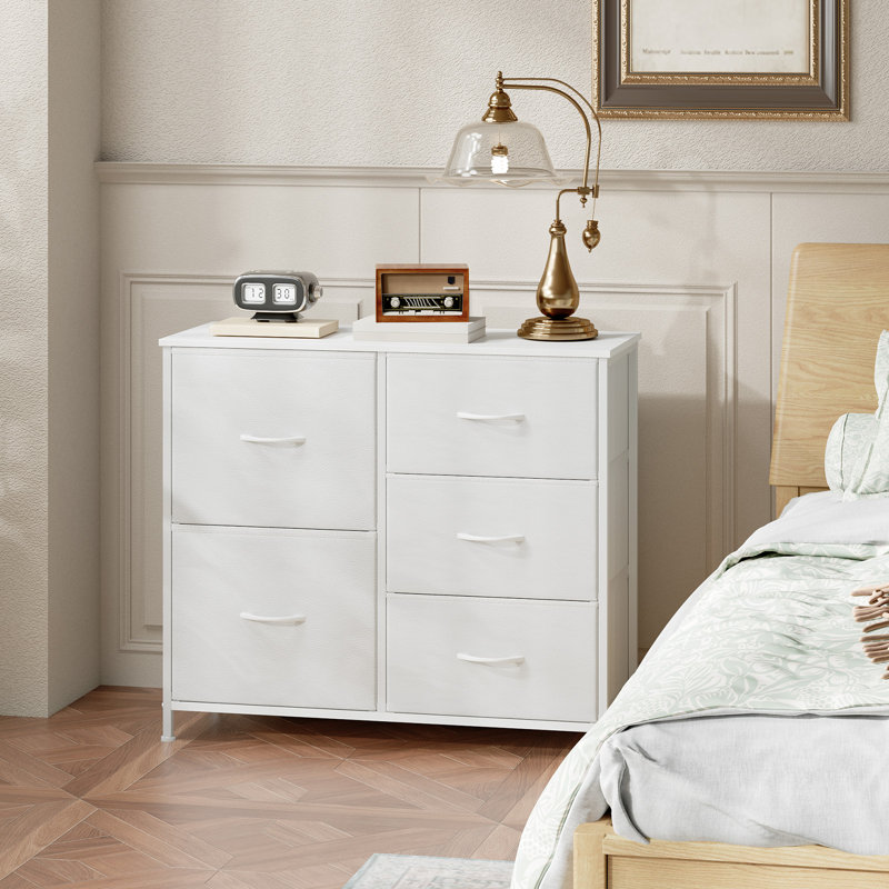  Commode 5 tiroirs en tissu blanc, commode large avec structure en métal robuste, commode de rangement pour le vestibule de la chambre à coucher