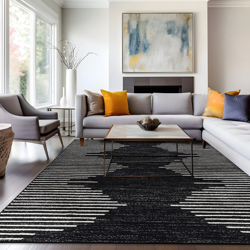Malica Geometric Machine Woven Polypropylene Area Rug in Black/Ivory, Rectangle 7'10" x 10'