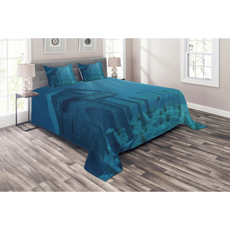 Hypnotic Traditional Polyester Coverlet