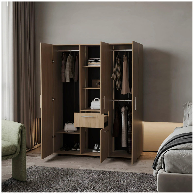 Armoire en chêne naturel avec plusieurs tiroirs