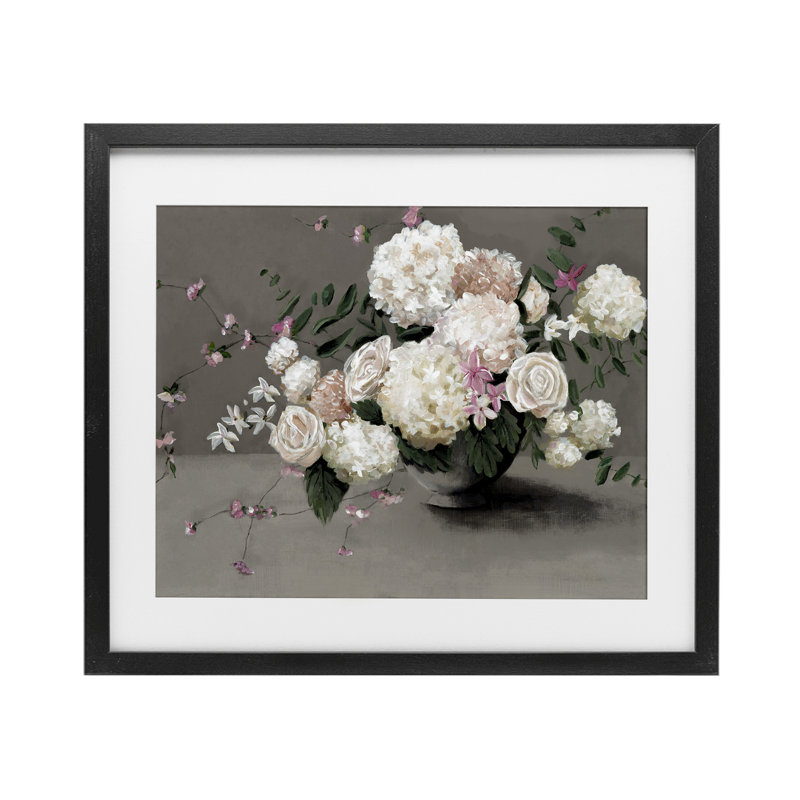 "Timeless Blooms Bouquet", reproduction sous verre, conception par Hannah Dawson, H 13 po x l 16 po, Cadre noir minuit