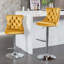 Tabourets de bar pivotants en velours-102349145-104371584-112510180